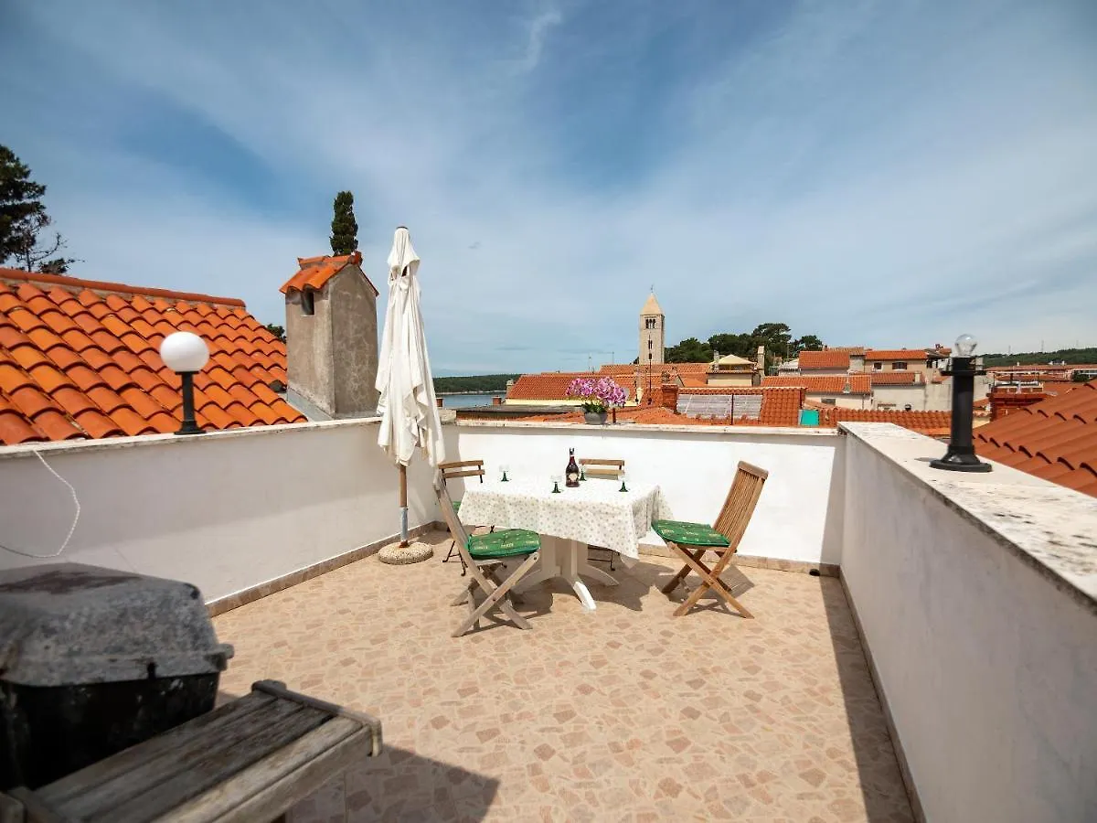 Luise - Four Towers Apartments Rab Town