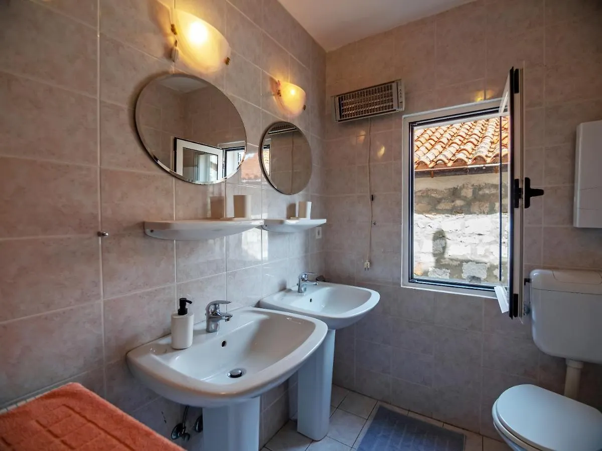 Luise - Four Towers Apartments Rab Town 0*,
